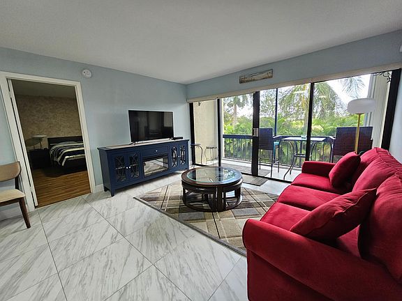 5th image of 3050 Presidential Way APT 203
