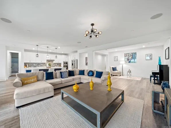 2484 Medley Ln, Escondido, CA 92027