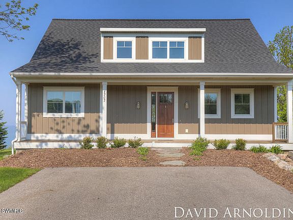 3rd image of 1707 S Shoreview Ct