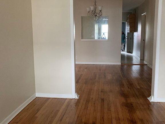5th image of 842 N Francisco Ave Unit 1