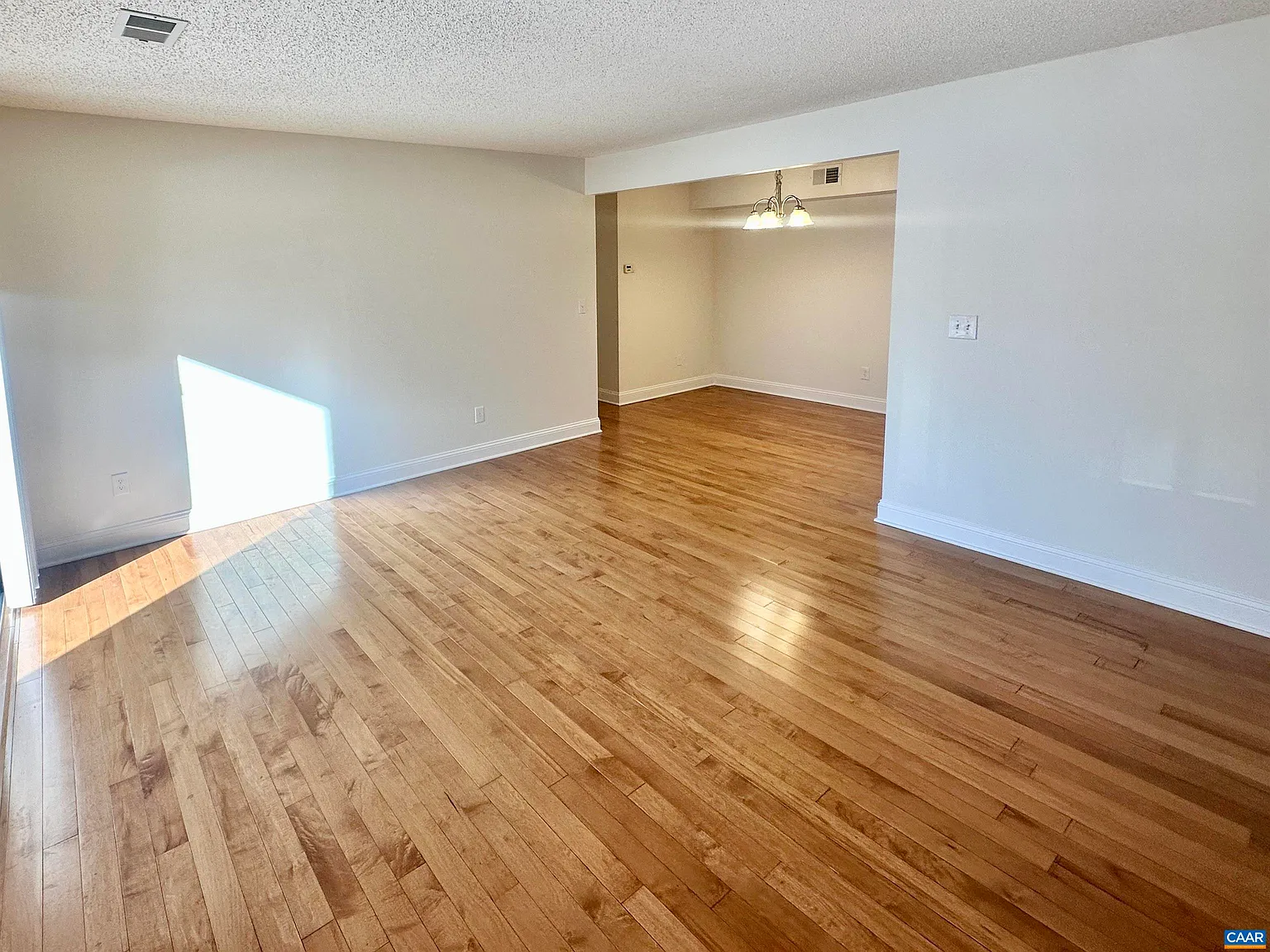 2 bed, 2.0 bath, 979 sqft, $1,945 — Photo 4