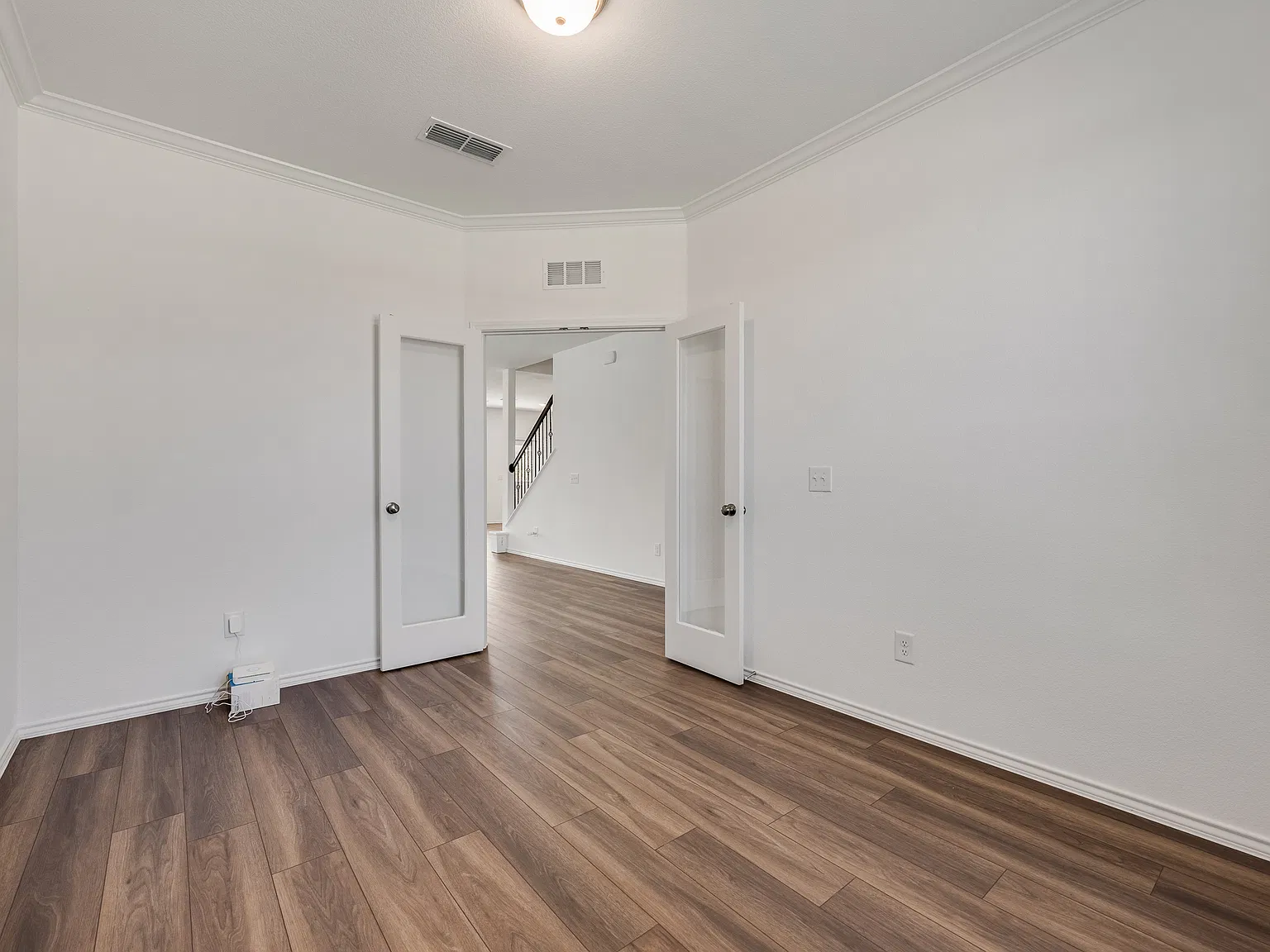 4 bed, 2726 sqft, $2,295 — Photo 2