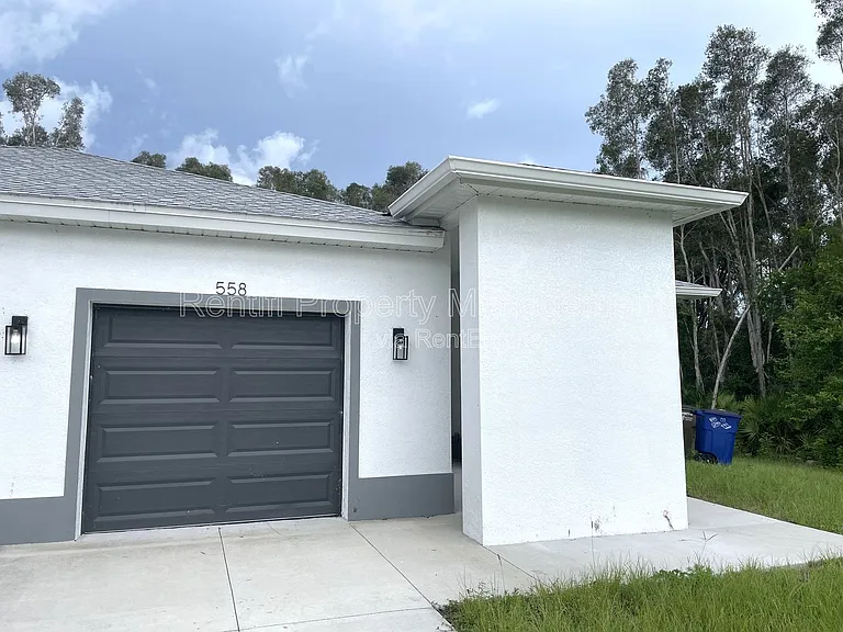 558 Nimitz Blvd — Photo 2