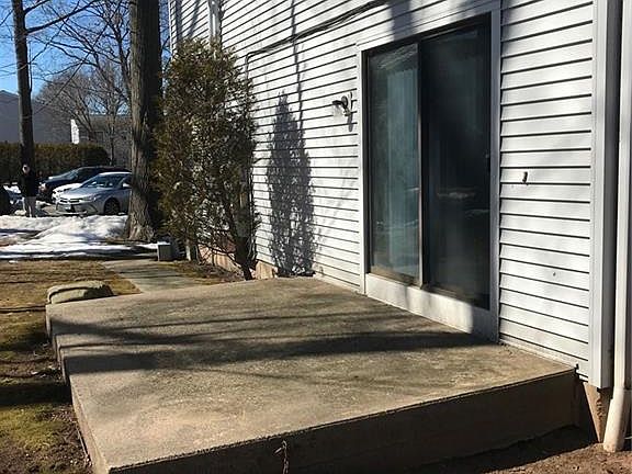 3rd image of 61 Bentwood Dr APT 12