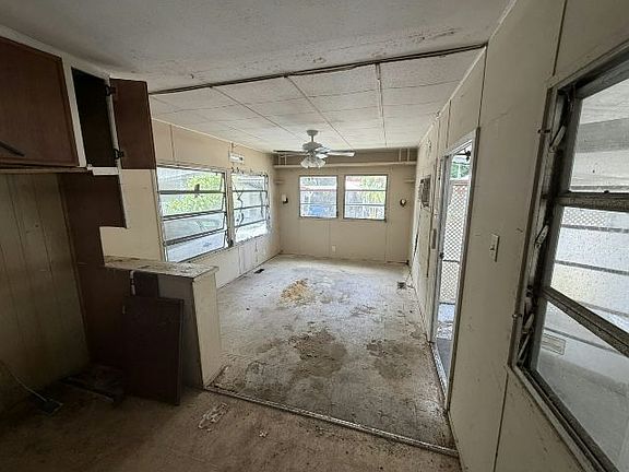 5th image of 19 Tiffin Way #19T