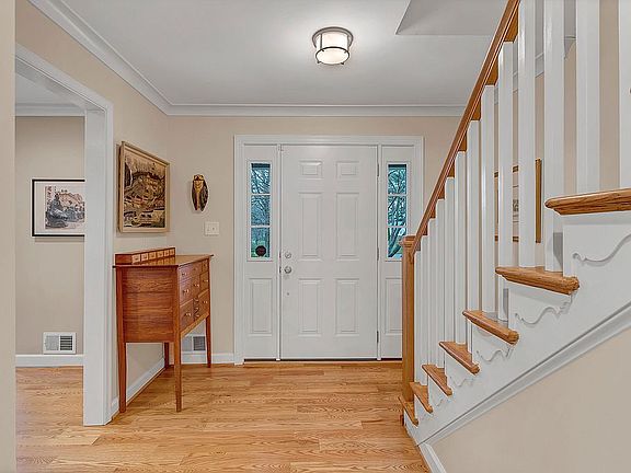3rd image of 2552 Oak Valley Dr