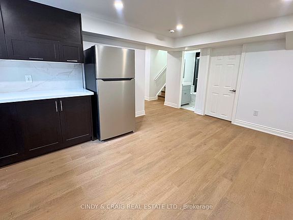 5th image of 2 Huntington Cres #Basement