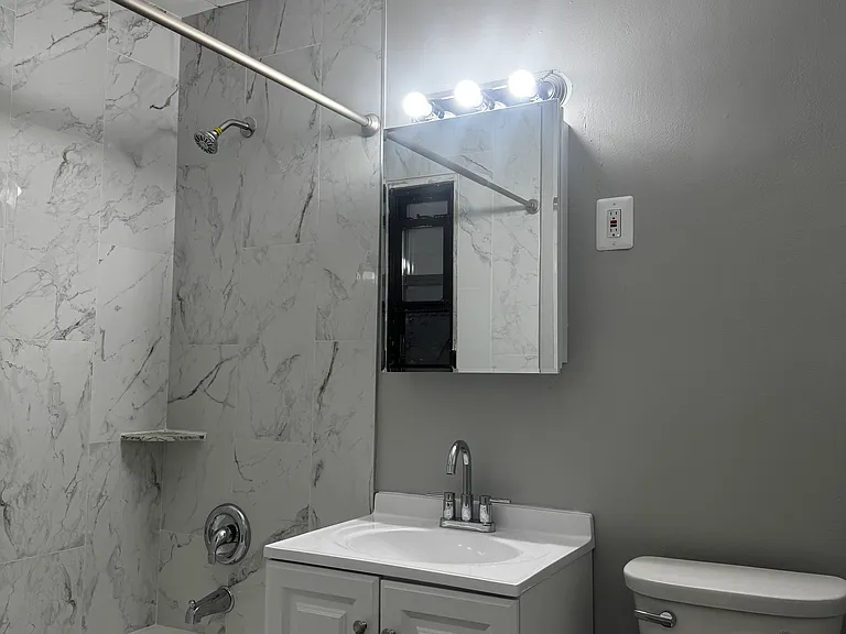 337 E Grand Ave #6B — Photo 7
