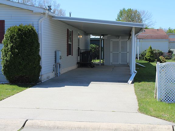 4th image of 590 Starlight Ln