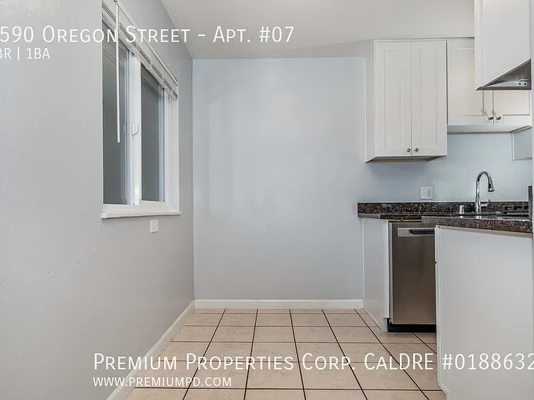 1590 Oregon St #7 — Photo 4