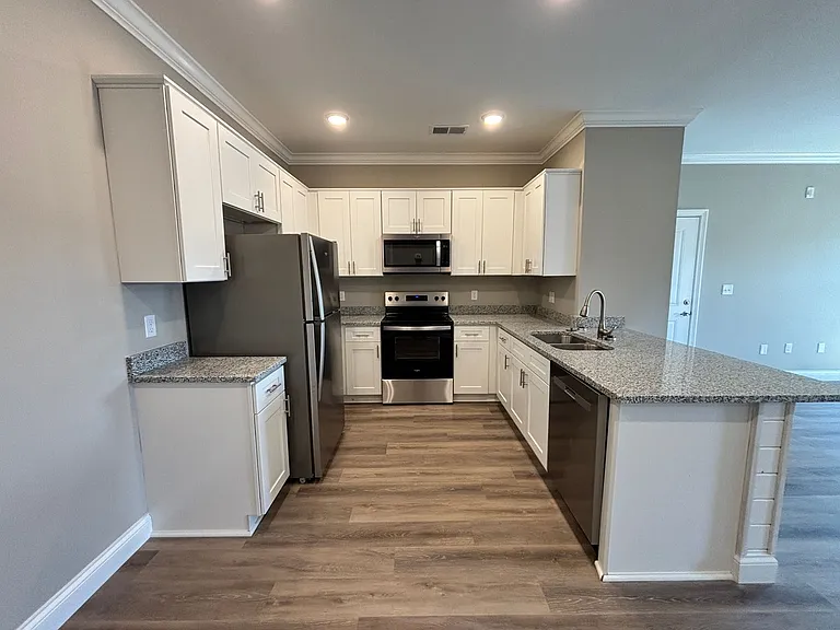 320 Hillview Mills Blvd — Photo 2