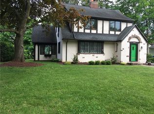 136 Chadbourne Rd, Rochester, NY 14618