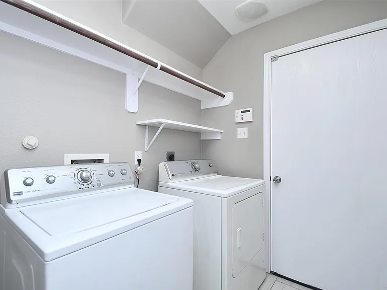 24406 Lakecrest Village Dr — Photo 27