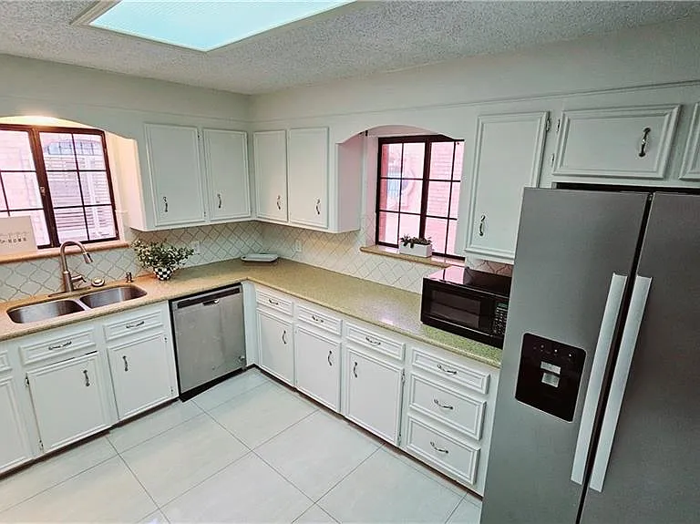 705 Kerry Ln — Photo 23
