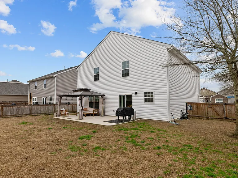 301 Ginger Dr — Photo 42