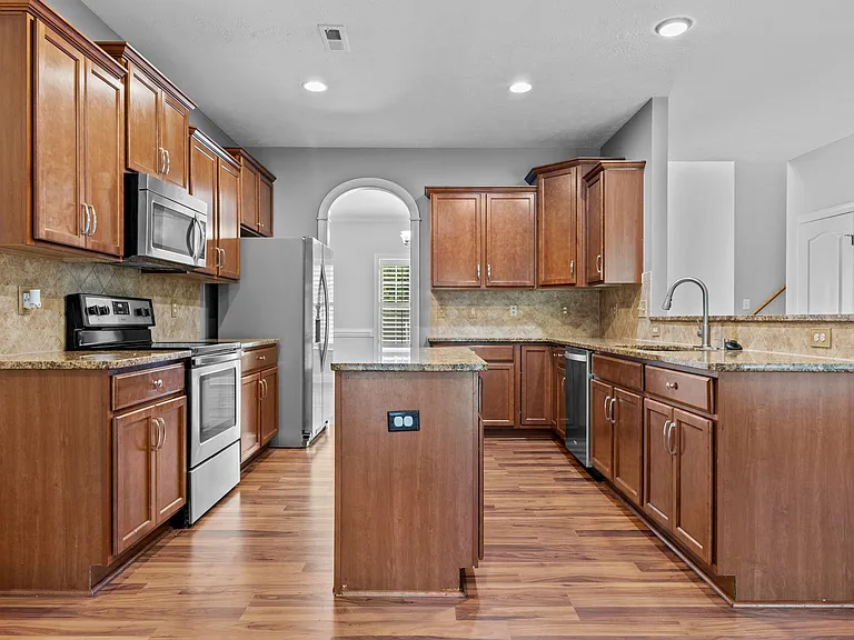 768 Riverbirch Dr — Photo 10