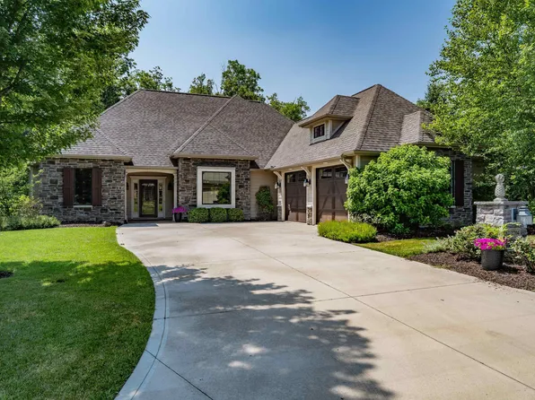 2704 Grenadier Ct, Fort Wayne, IN 46804