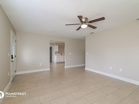 5th image of 406 Patrick Ave