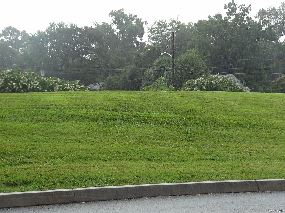 1st image of 2836 Woodrow Dr