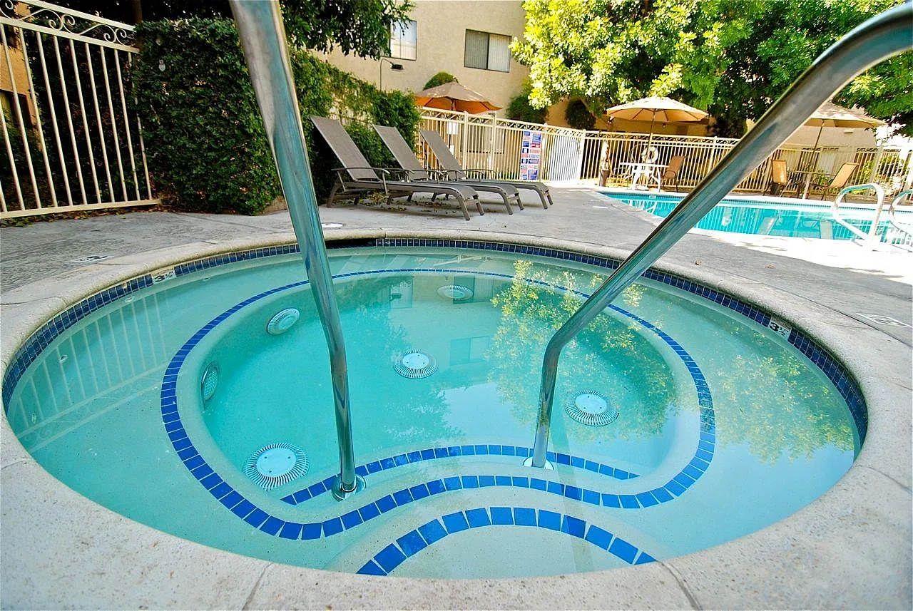 Fairmont — Photo 4