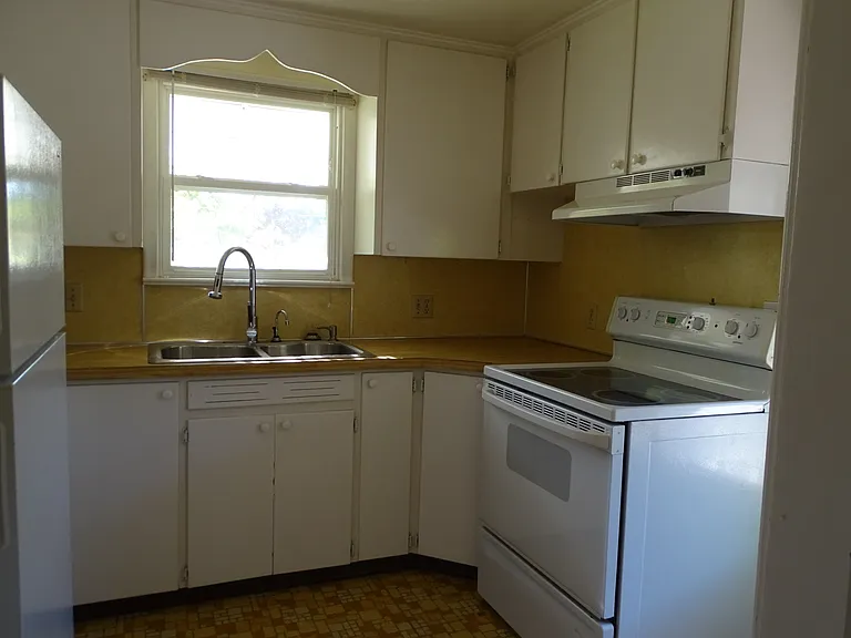 2020 S Euclid Ave — Photo 7