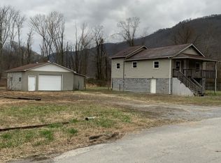 220 W 6th St N, Big Stone Gap, VA 24219