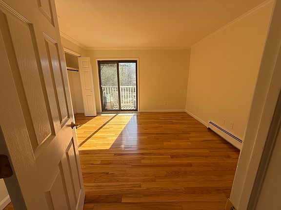 4th image of 156 Main St