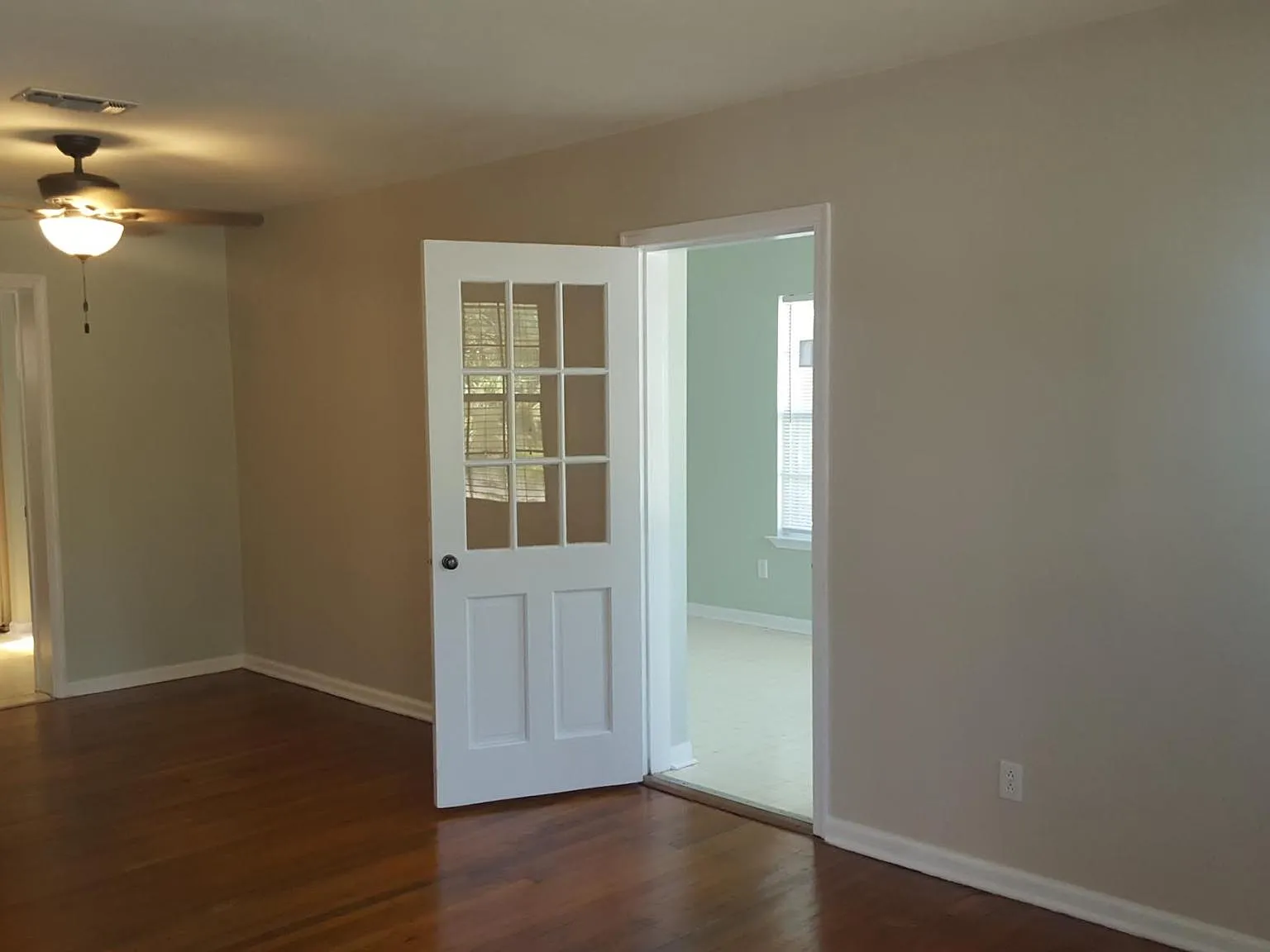 4 bed, 1470 sqft, $2,100 — Photo 3