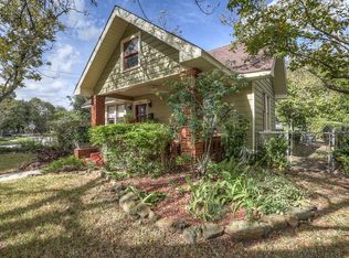 1141 E 16th St, Houston, TX 77009
