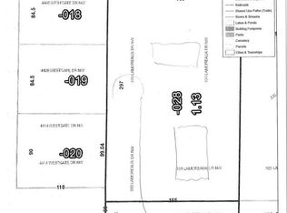 335 Lamoreaux Dr NW, Comstock Park, MI 49321