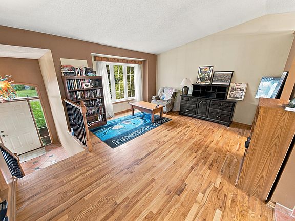 2nd image of 803 8th St NW