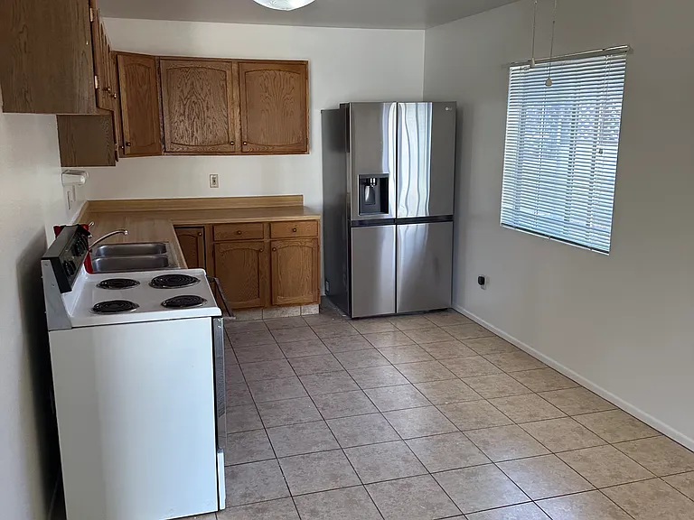 862 Del Rey Dr #C — Photo 2