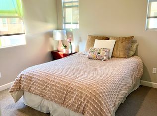 1125 Delpy View Ln, Vista, CA 92084