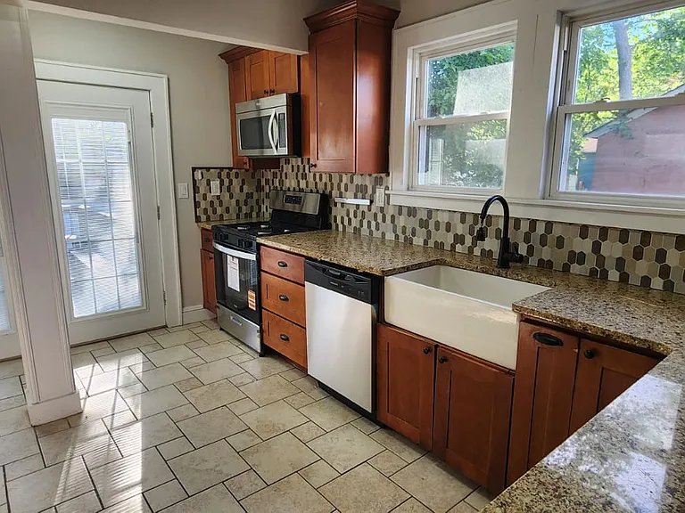 512 Pine St — Photo 8