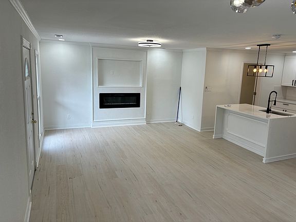 2nd image of 9 Appomattox Ave