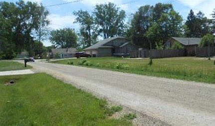 3rd image of 7072 Powlesland Ave