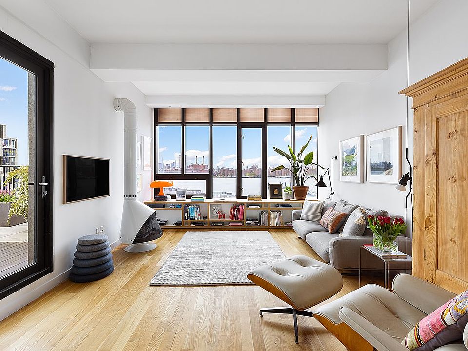 1st image of 122 West St #Phg