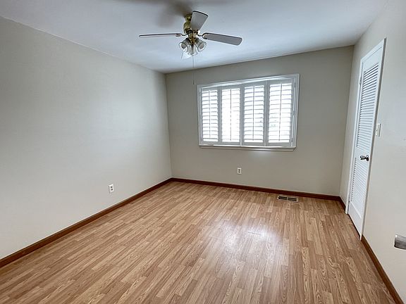 4th image of 204 4th St SE Unit C3