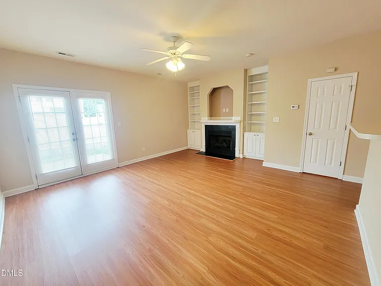 8327 Glenwood Springs Ct — Photo 15