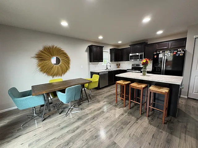 325 Watercress St — Photo 3