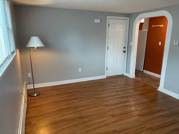 3rd image of 170 Johnson St APT D