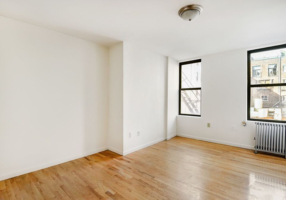 2nd image of 252 Elizabeth St APT 3