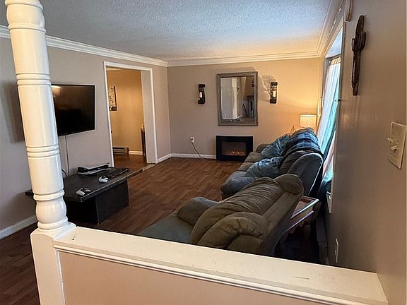 2nd image of 1923 Riverview Dr