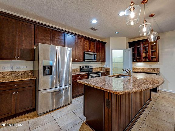 3rd image of 3276 Chestnut Ridge Way