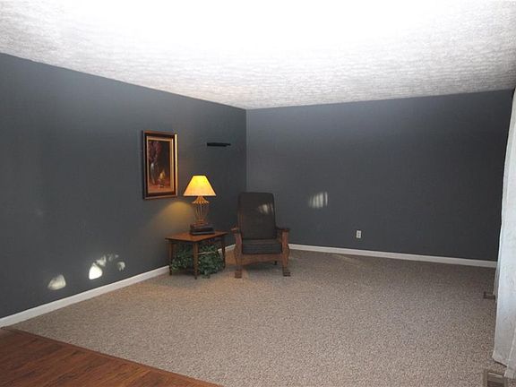 4th image of 1401 Westwind Dr