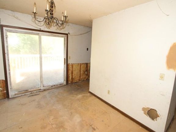 4th image of 6804 76th Ave N