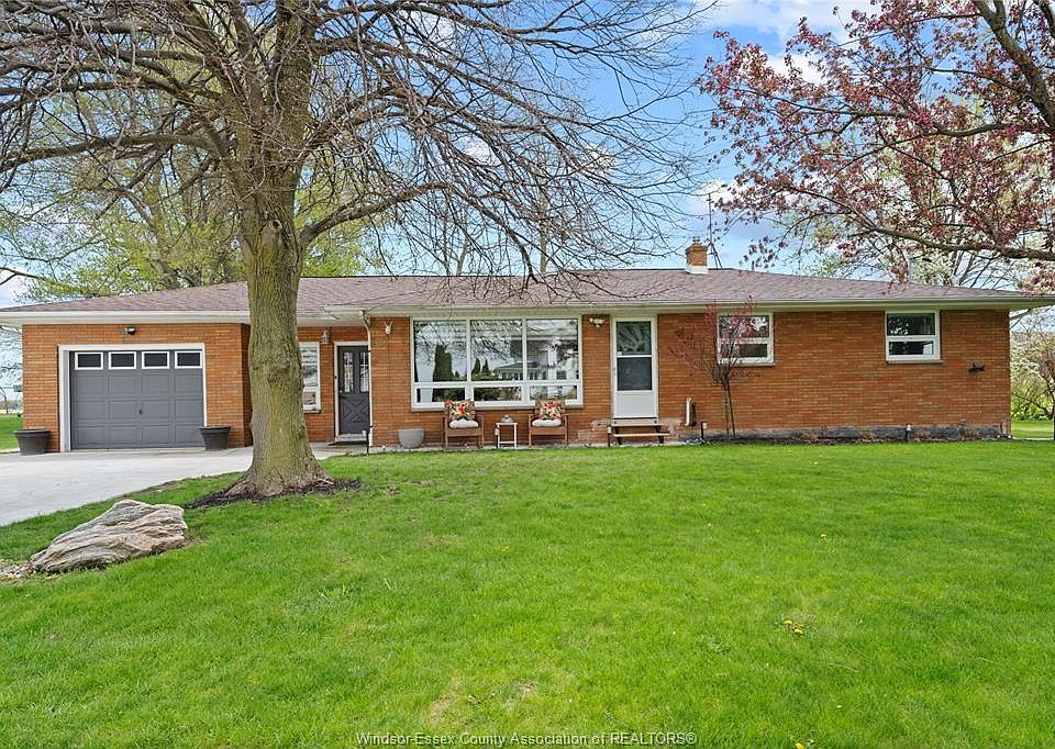 1st image of 418 Talbot Rd E
