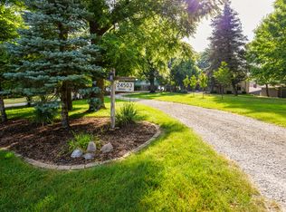 24503 Iroquois Ln, Hudson, IL 61748
