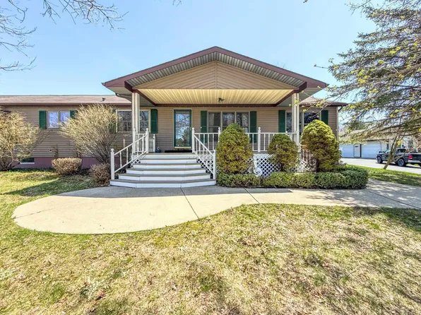 11422 175th Ave, Stanwood, MI 49346