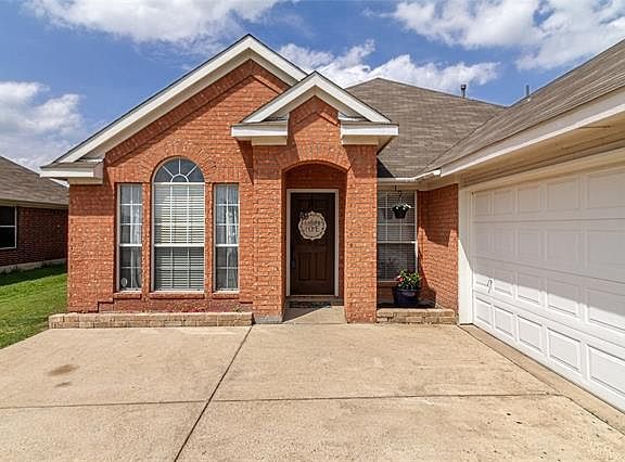 3rd image of 3602 Oleander Dr